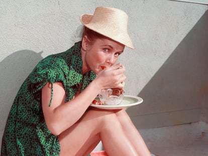 Seguramente Debbie Reynolds desconocía los efectos adversos que puede tener comer helado.