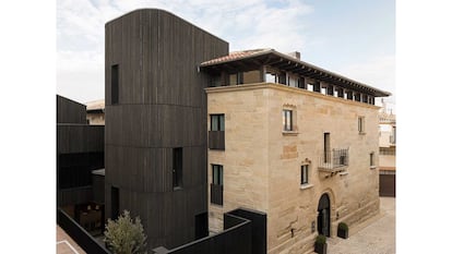 Exterior del hotel Santa María Briones, en Briones (La Rioja).