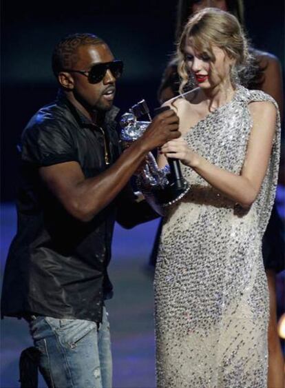 Kanye West interrumpe a Taylor Swift en la entrega de los premios MTV