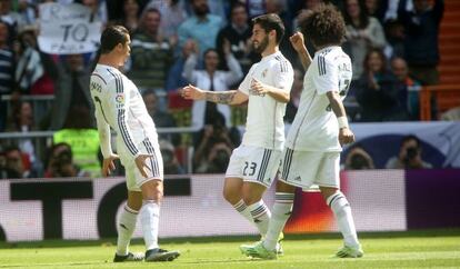 Ronaldo celebra su gol con Isco y Marcelo