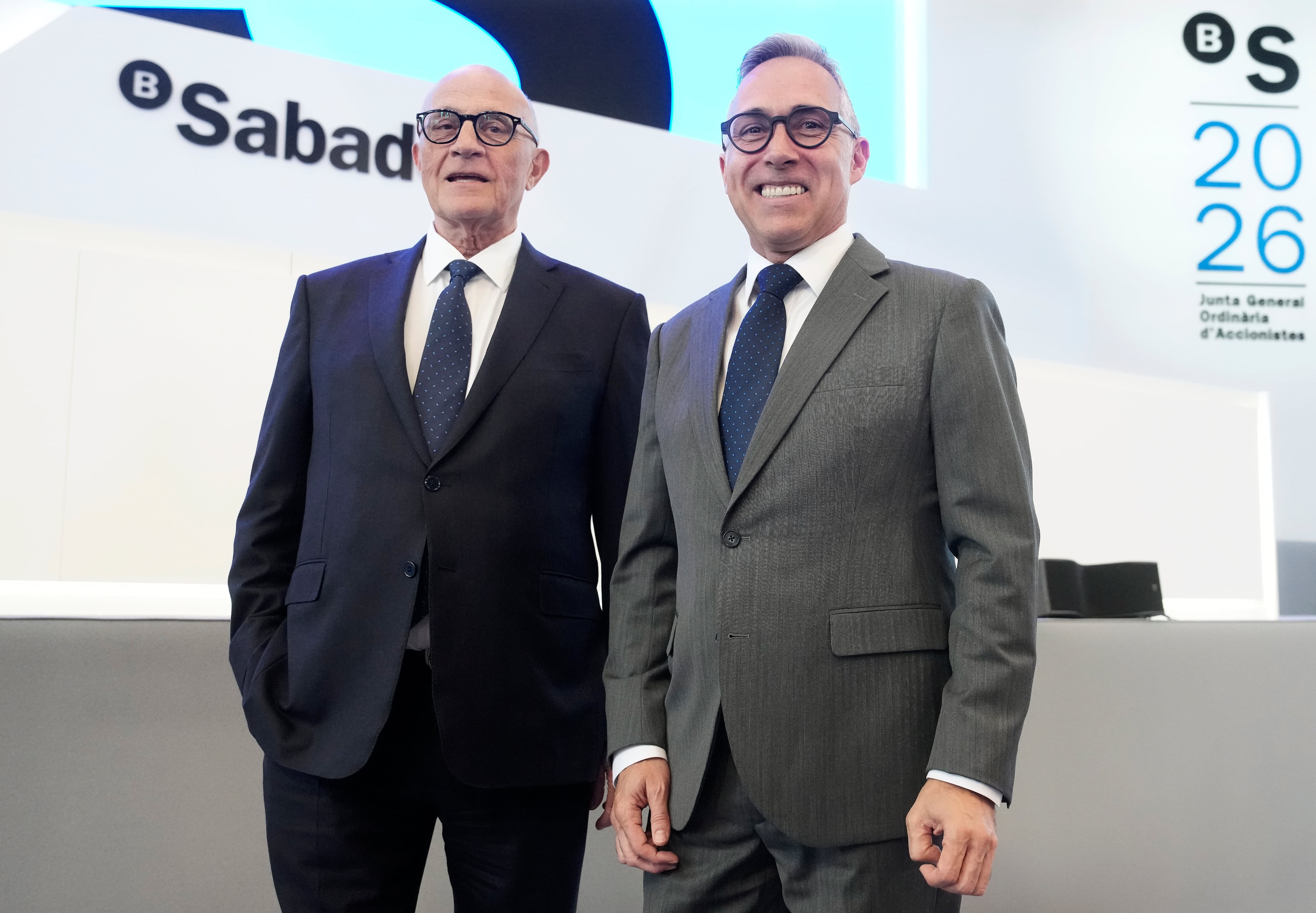 El inversor mexicano David Martínez se desprende de un 1,5% del Banco Sabadell y mantiene un 2% tras el conflicto por la opa