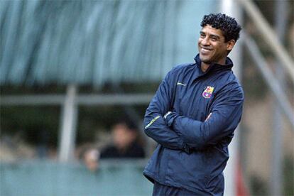 Frank Rijkaard, en un entrenamiento del Barça.