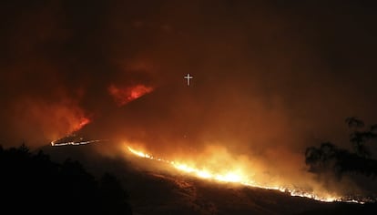 Incendio forestal cerca de Table Rock en Boise, Idaho (EE UU).