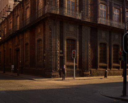 Cruce en la calle Venustiano Carranza, localizada en México City, 2019.