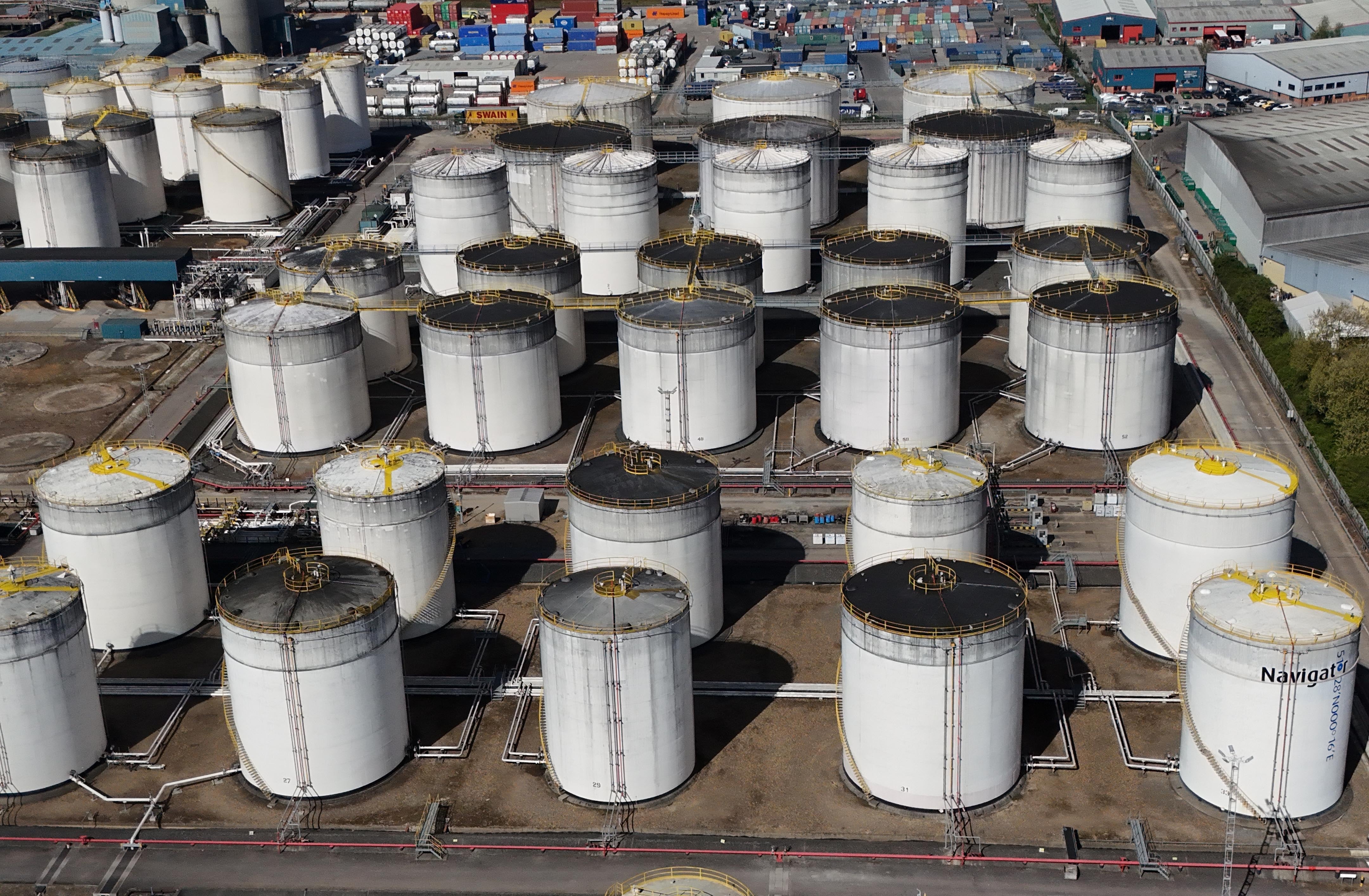 Medio centenar de países se unen para salir de los combustibles fósiles en pleno ‘shock’ petrolero: “Nos jugamos la soberanía”