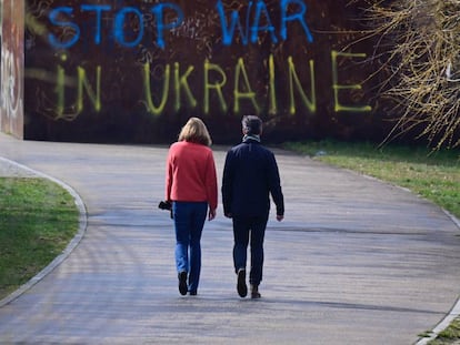 Un grafiti en Berlín pide el fin de la guerra en Ucrania