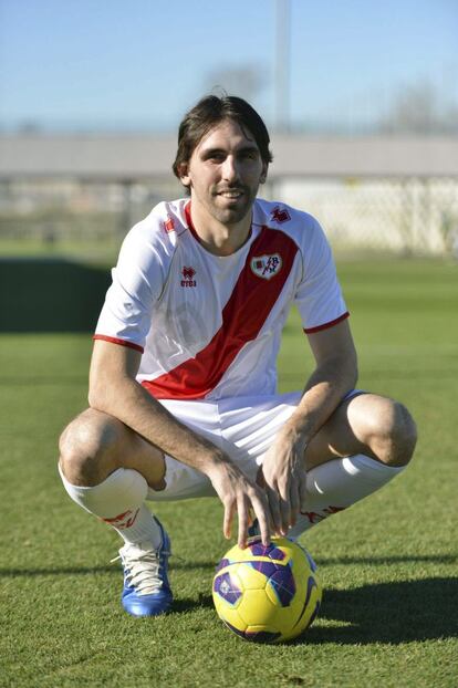 El centra catalán Jordi Figueras, de 25 años, durante su presentación como nuevo jugador del Rayo Vallecano. Llegó desde el Brujas.