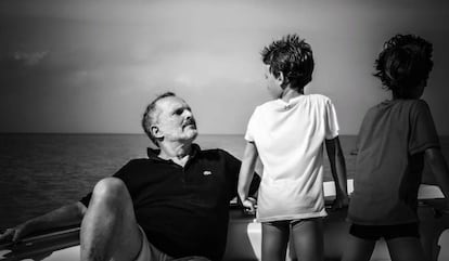 Miguel Bosé, tras la separación, con Tadeo y Diego en una imagen de su cuenta de Instagram.