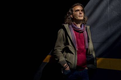 Faber sosté que Vox neix del PP i el PP del franquisme, però el seu èxit ve de la globalització i de l’auge de l’extrema dreta arreul.