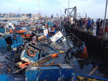 Aspecto de las embarcaciones en la ciudad de Iquique, tras el terremoto de 8,2 grados de magnitud que sacudió las regiones de Arica y Parinacota, Tarapacá y Antofagasta, en el norte de Chile.