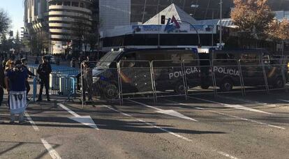 Agentes de Policía Nacional, durante un control.