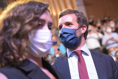 La presidenta de Madrid, Isabel Díaz Ayuso, y el presidente del PP, Pablo Casado, en Valencia el pasado 2 de octubre.