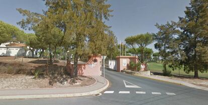 Entrada al Club de Golf Bellavista, donde cayó el rayo.