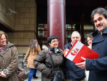 Urizar, a la puerta de los juzgados de Bilbao. 