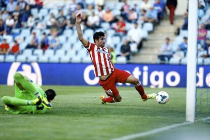 Secuencia del golpe que sufrió Diego Costa tras marcar gol.