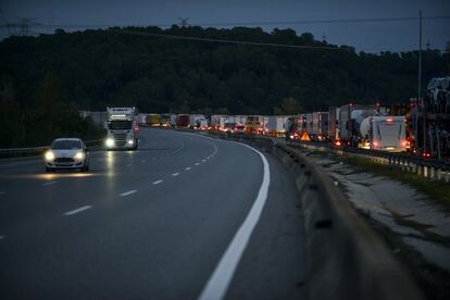 Atasco en AP-7 dirección Figueres.