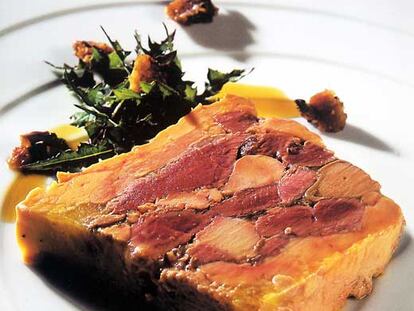 Prensado de &#39;foie gras&#39; y filetes de pato.