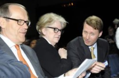 Marjorie Scardino, junto al expresidente de Nokia, Jorma Ollila, en una junta de Nokia en mayo de 2012.