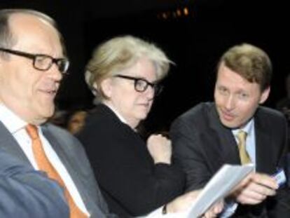 Marjorie Scardino, junto al expresidente de Nokia, Jorma Ollila, en una junta de Nokia en mayo de 2012.