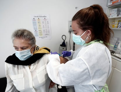 Navarra ha comenzado este lunes la campaña de vacunación contra la gripe. 