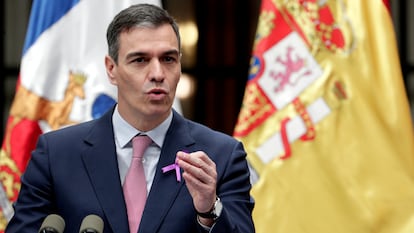 El presidente del Gobierno de España, Pedro Sánchez, participaba en una rueda de prensa este viernes en el palacio de la Moneda, en Santiago de Chile.