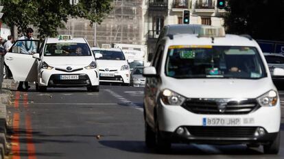 Los taxis vuelven a circular con normalidad en el centro de Madrid tras bloquear durante varios días el Paseo de la Castellana.