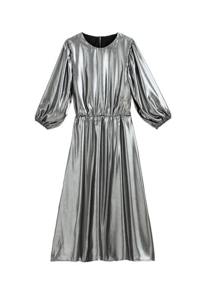 Vestido midi en plata de La Redoute (40,98 €).