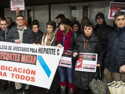 Protesta de enfermos de hepatitis C en Santiago