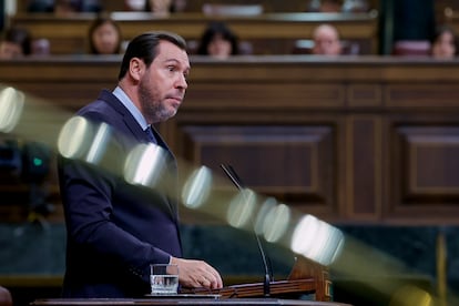 El ministro de Transportes, ?scar Puente, interviene durante el pleno de este mircoles en el Congreso de los Diputados.