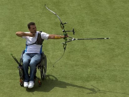 Paralympic archer Jos&eacute; Manuel Mar&iacute;n Rodr&iacute;guez, during a training session in Roquetas de Mar, in Almer&iacute;a.