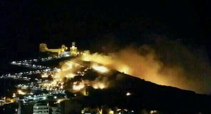 Incendio en Cullera, a finales de abril, provocado por unos fuegos artificiales.