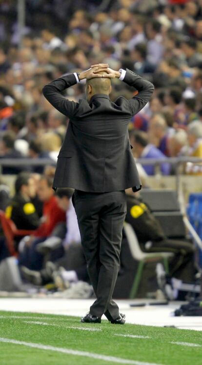 Guardiola se lamenta durante la final.