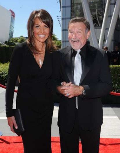 Susan Schneider y Robin Williams, en un estreno en Los Ángeles en 2010.