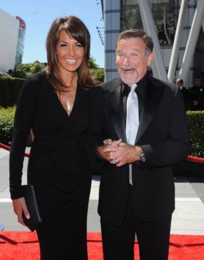 Susan Schneider e Robin Williams, em uma estreia em Los Angeles em 2010.