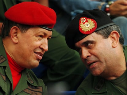 Hugo Chávez, y Raúl Baduel