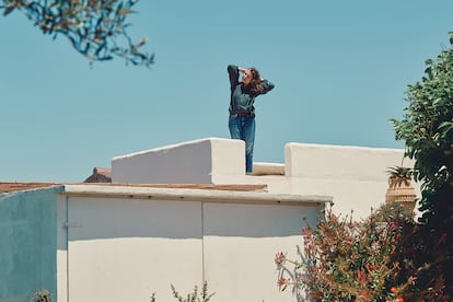 Isis-Colombe Combreas, en su casa de campo en Menorca.