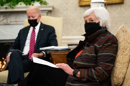 El presidente de EE UU, Joe Biden, y la Secretaria del Tesoro, Janet Yellen, en la Casa Blanca el pasado 29 de enero.