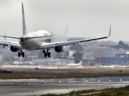 Aviones en el aeropuerto de Manises (Valencia).