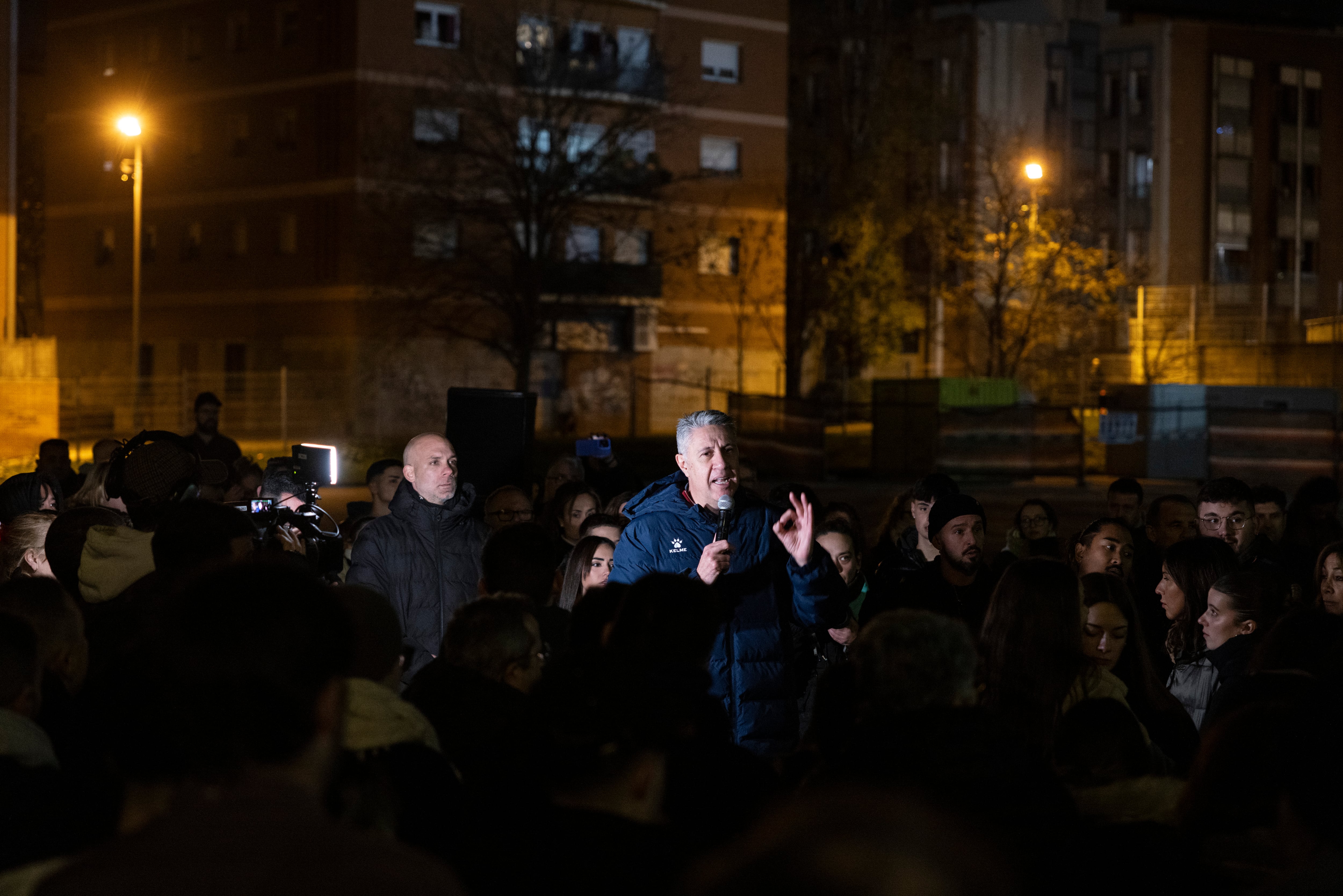 Albiol se dirige a los vecinos tras la ocupación del albergue de Can Bofí Vell.