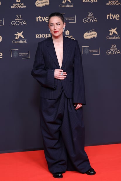 Patricia Lpez Arnaiz, nominada como mejor actriz protagonista por 'Los destellos', con un traje 'oversize' de Loewe.