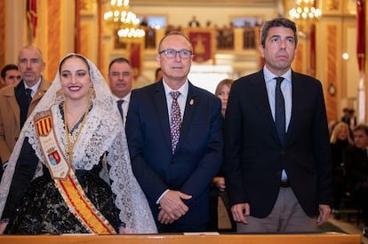 Mazn, este sbado con el alcalde de Xilxes (Castelln), en los actos de celebracin del cuarto centenario del hallazgo del Santsimo Cristo de la Junquera de Xilxes.