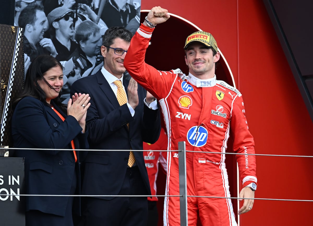 Leclerc celebra la desgracia de Antonelli