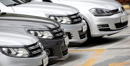 Coches de Volkswagen en un concesionario en Seúl (Corea del Sur).