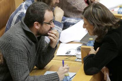Calviño hablando con Yolanda Díaz