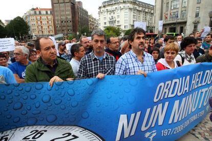 Líderes de la izquierda 'abertzale' durante la concentración de esta mañana en Bilbao.