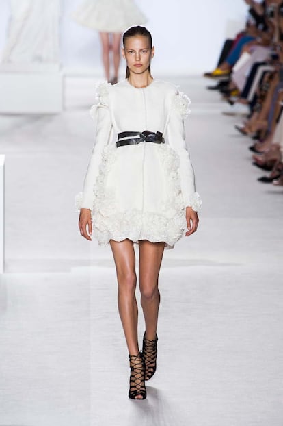 El delicado jardin de Giambattista Valli