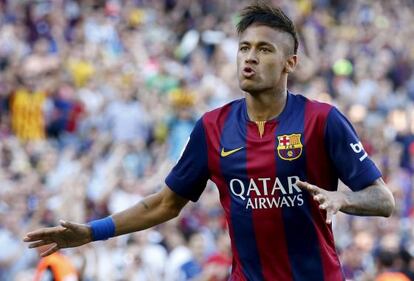 Neymar celebra un gol amb el Barça.