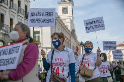 Varios de los asistentes a la manifestación de este sábado en Madrid para exigir mejoras en la gestión de las residencias.