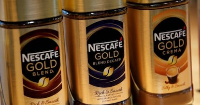 Botes de Nescaf&eacute; Gold.