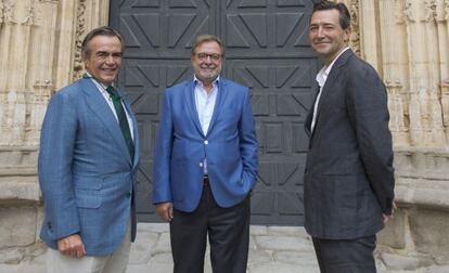 Diego del Alcázar, Juan Luis Cebrián y John Ridding, este sábado en el festival Hay de Segovia.